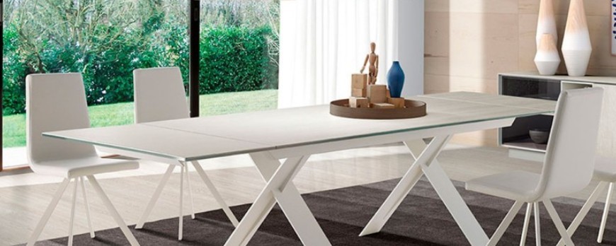 Mesas de comedor con tapa de porcelánico: las más deseadas